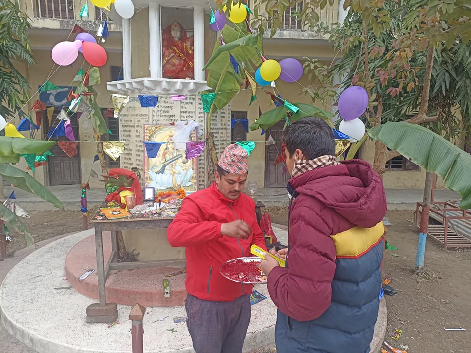 गोदावरी भित्रका बिधालयहरुमा बिधार्थीहरुले सरस्वतीको पूजा गरे